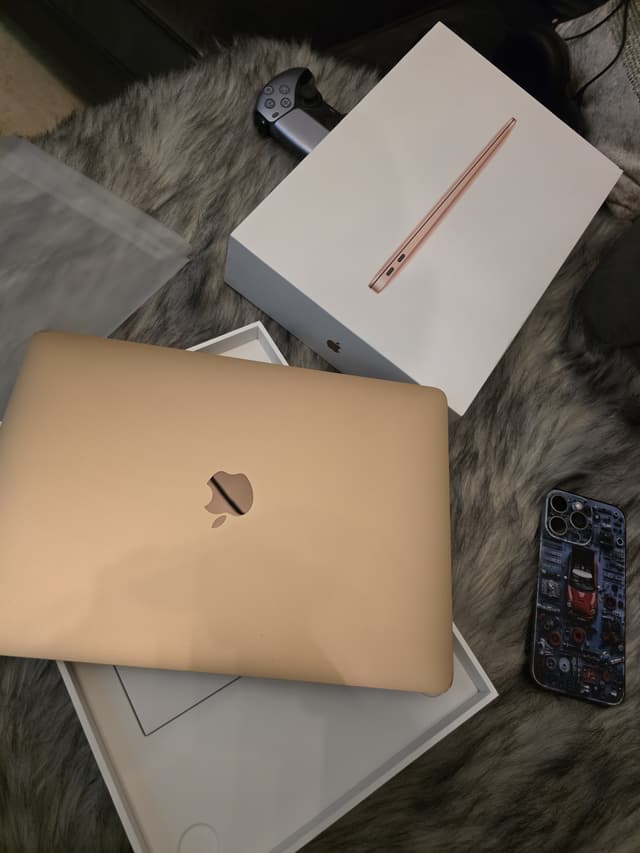 أبل ماك بوك أير M1