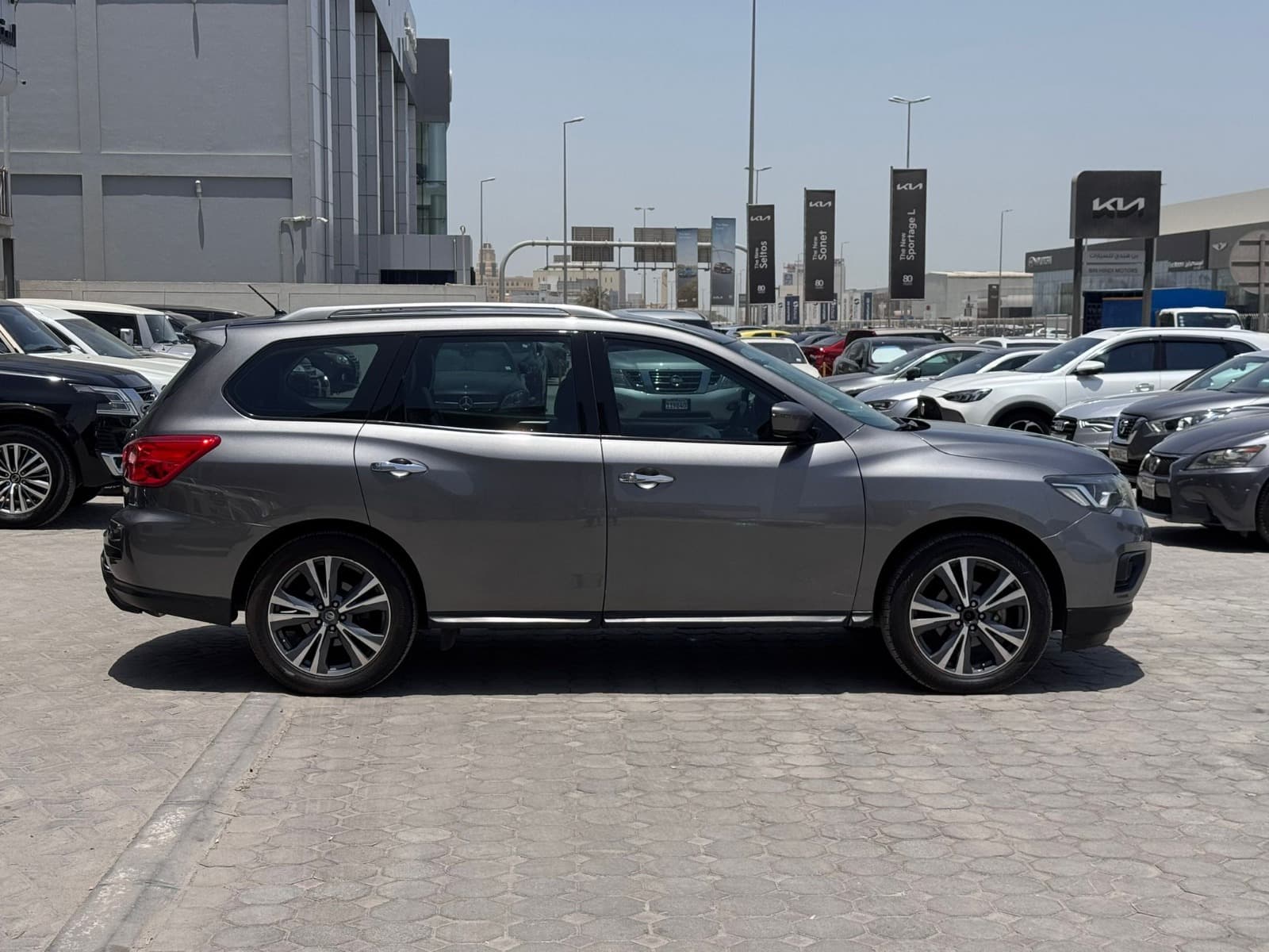 نيسان باثفايندر SV 2018 (رمادي) 0