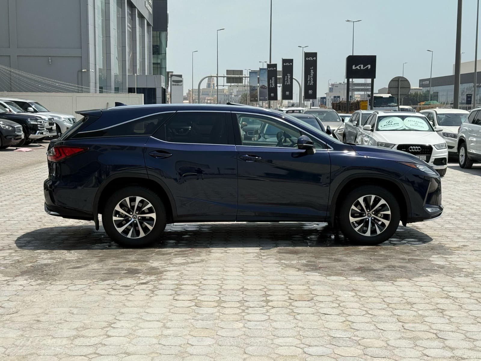 Lexus RX-350L 2022 (Blue) 6