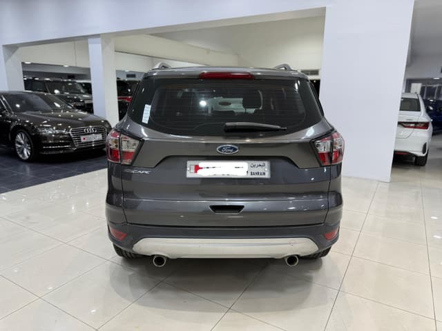 Ford Escape 2017 (Grey)