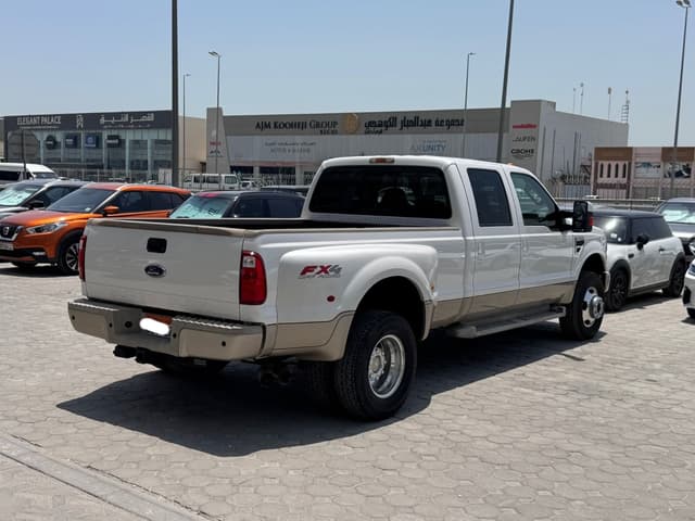 فورد F-350 لاريات 2010  