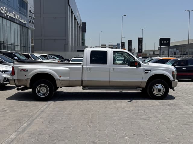 فورد F-350 لاريات 2010  