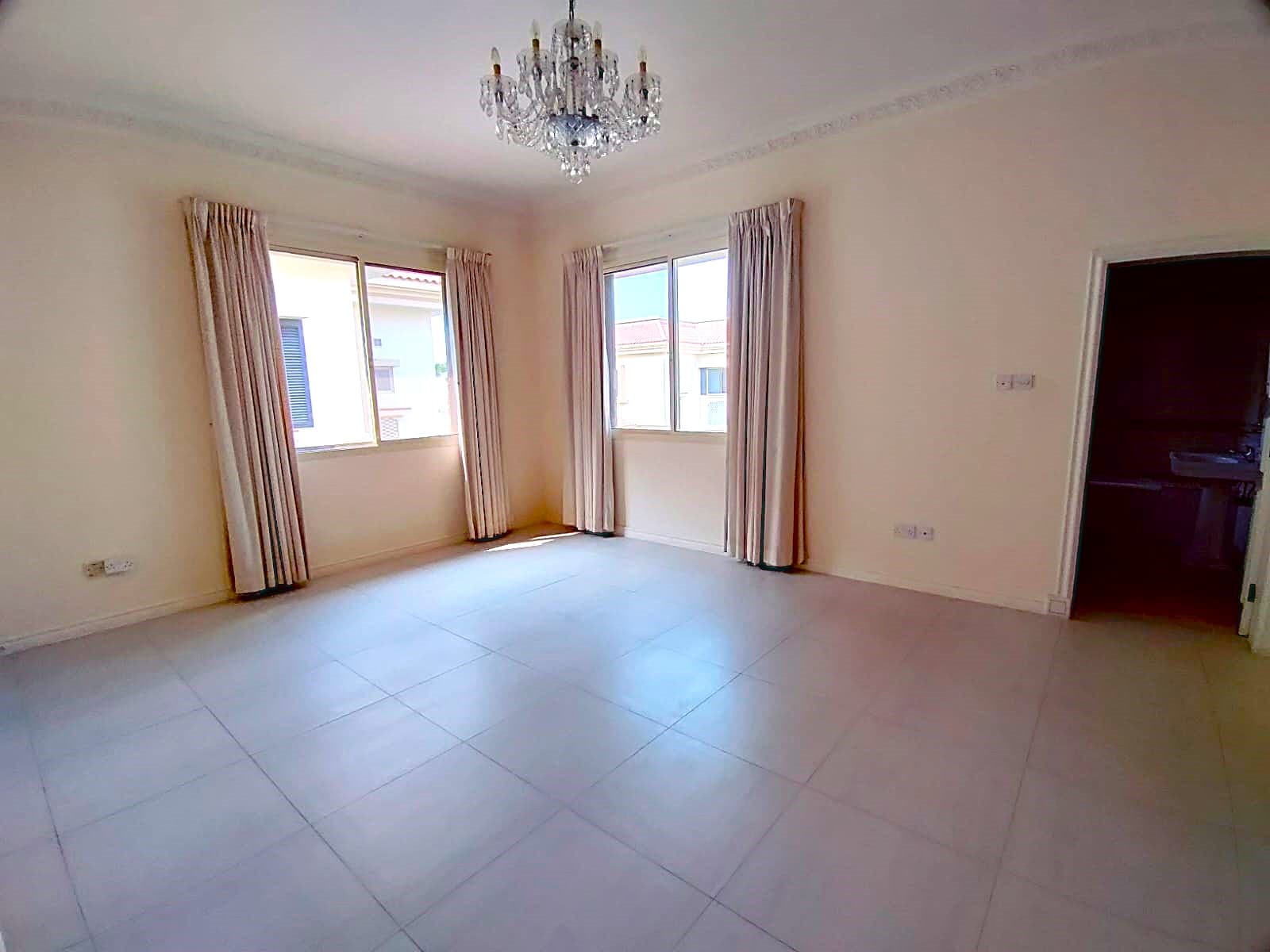 Villa for rent in Mahooz  2