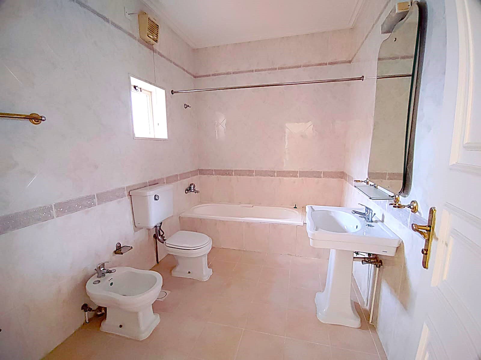 Villa for rent in Mahooz  3