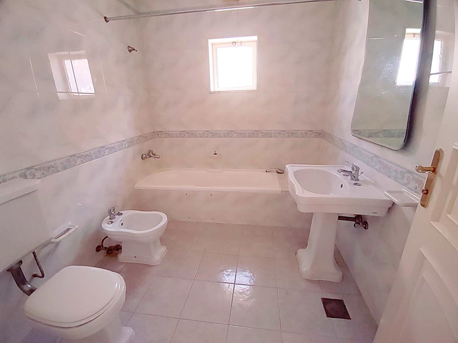 Villa for rent in Mahooz  0