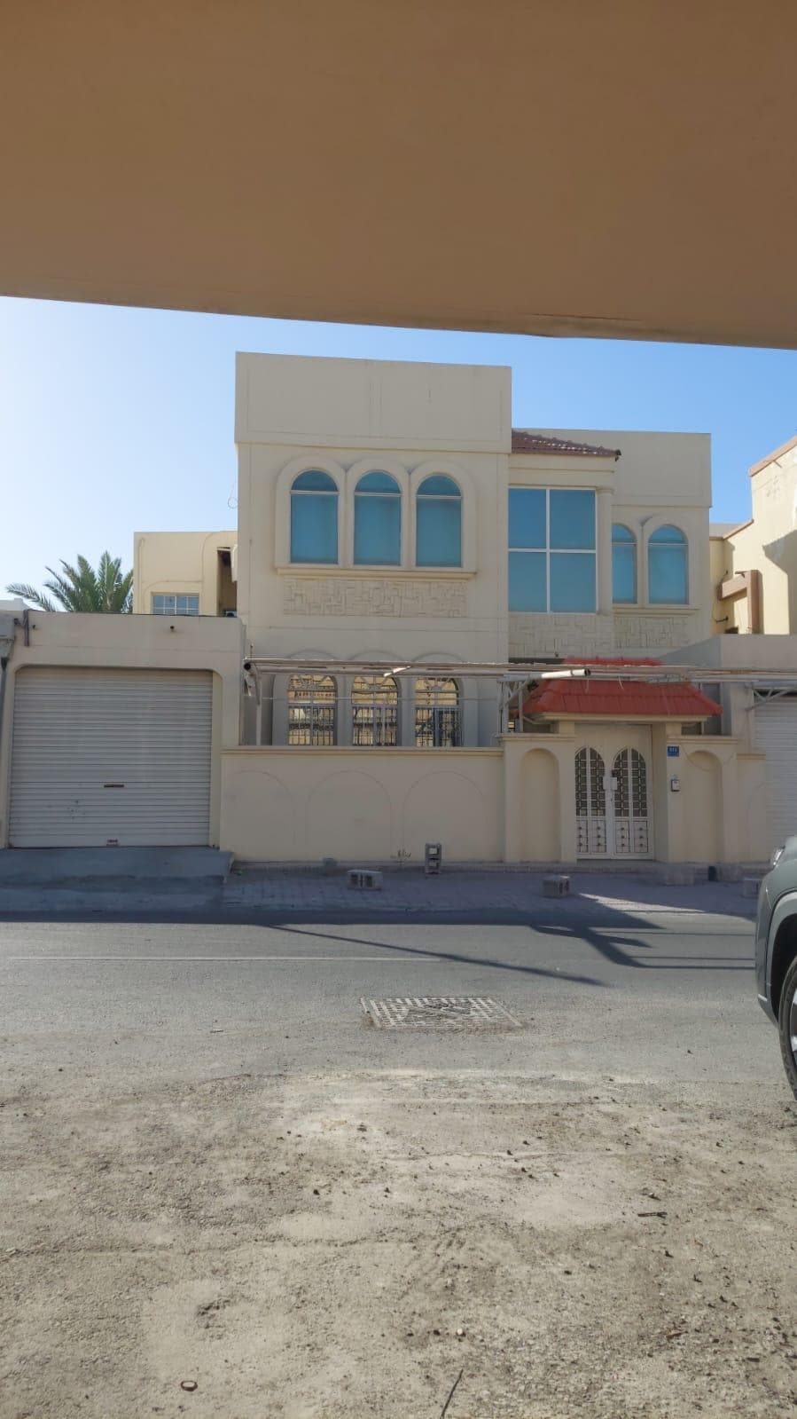A large two-storey villa for rent in Al-Hajiyat 0