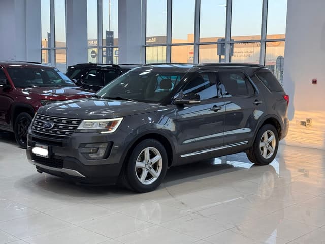 Ford Explorer 2017 (Grey)