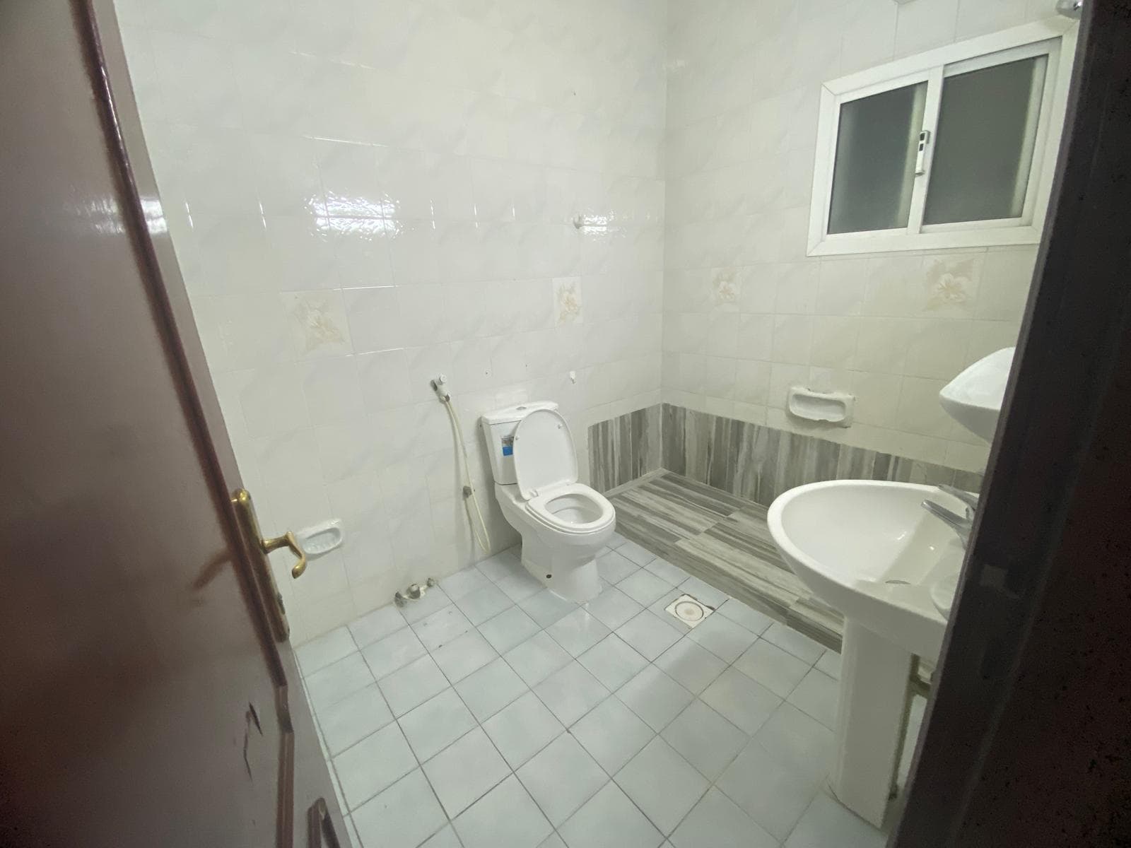 Furnished apartment for rent in Exhibition Street 8