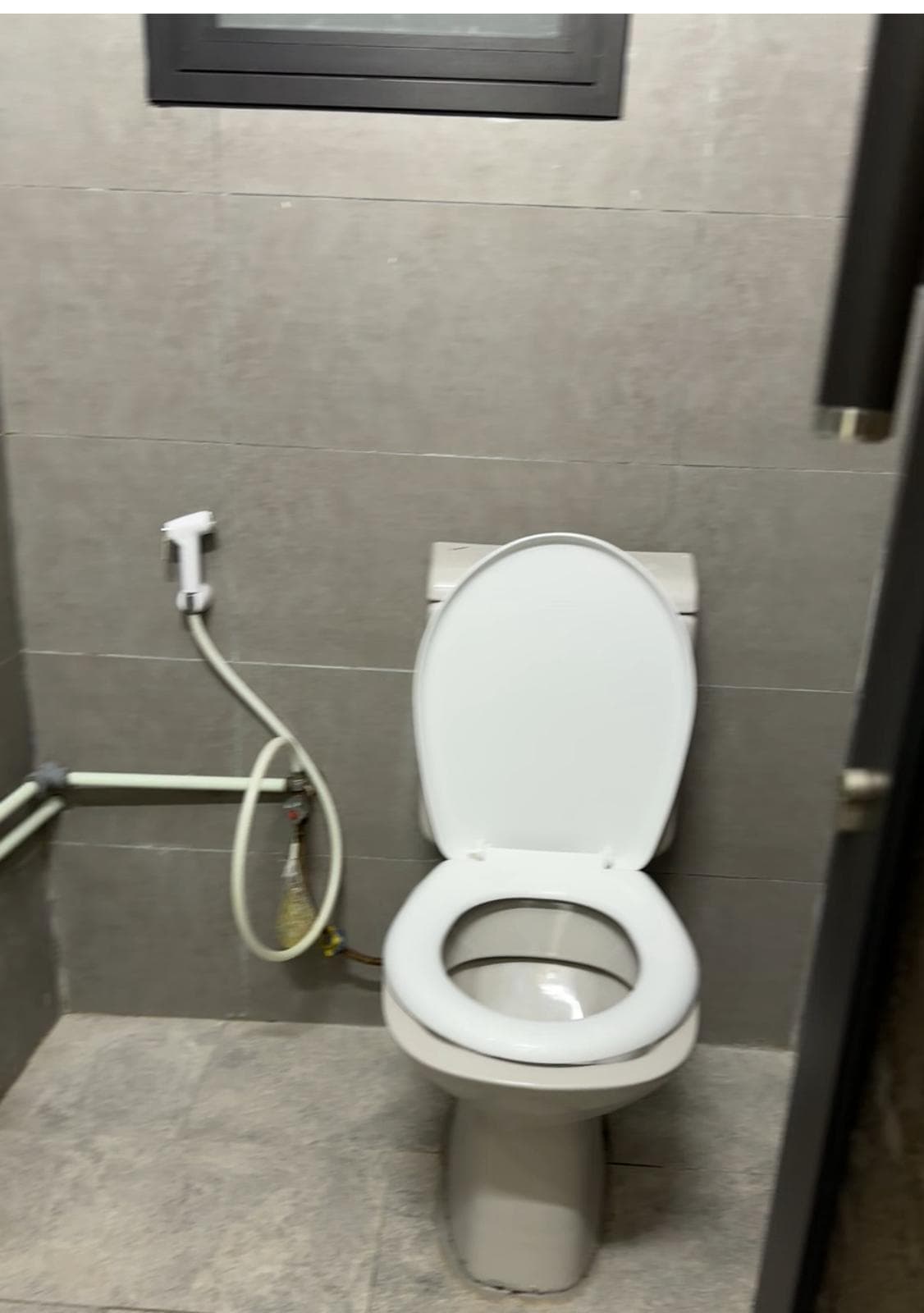 Apartment for rent - room and hall - 135 dinars including no limit 3