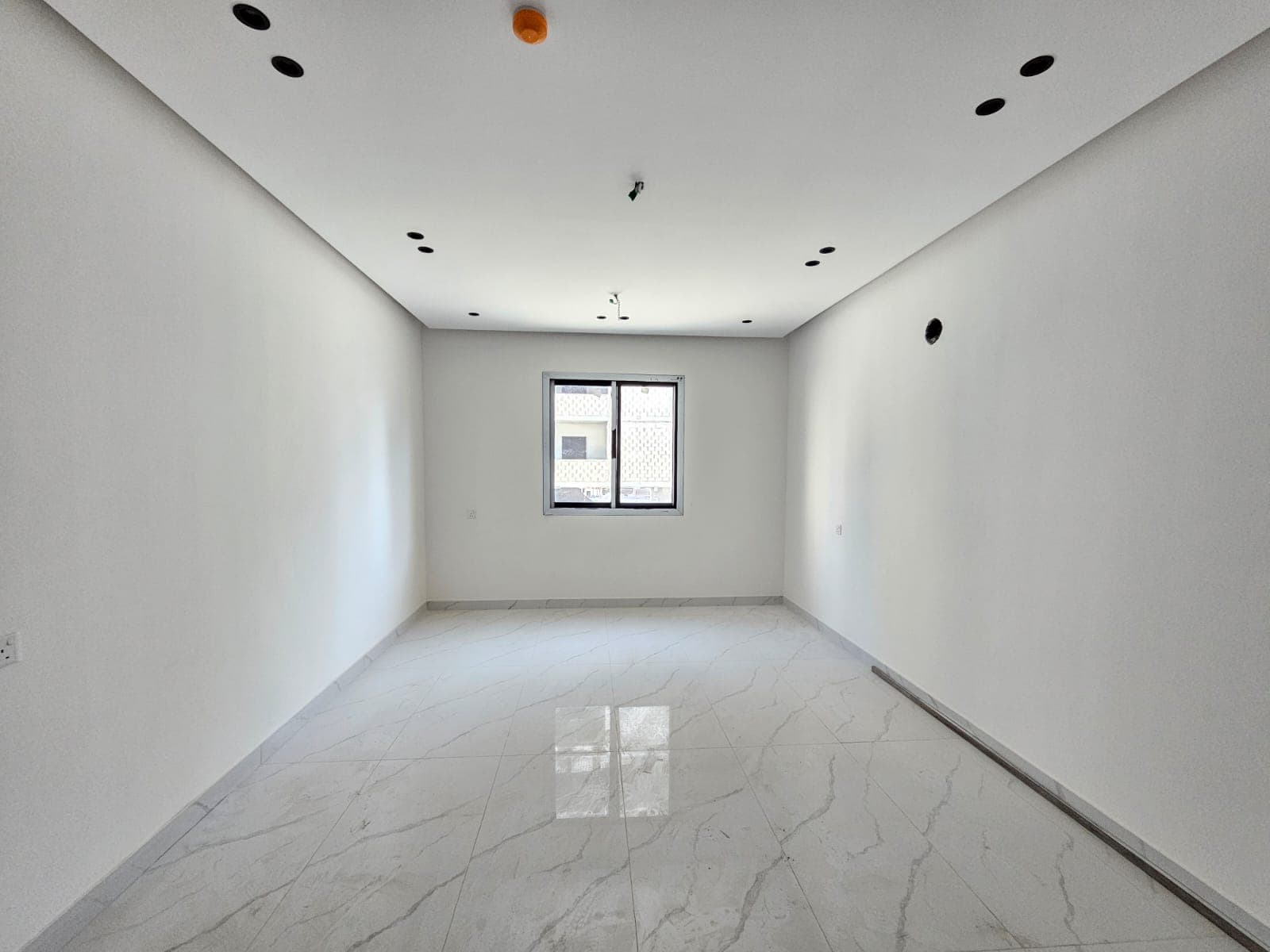 Apartment for sale in the Hidd area 3