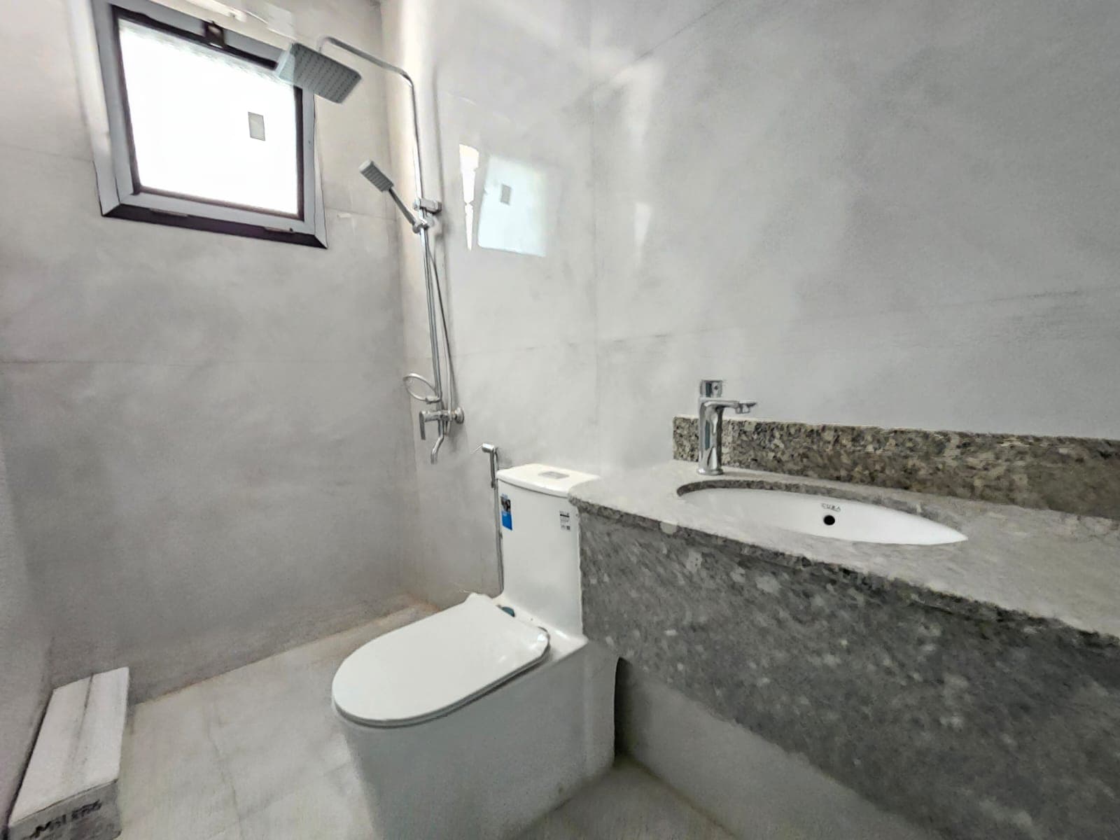 Apartment for sale in the Hidd area 6
