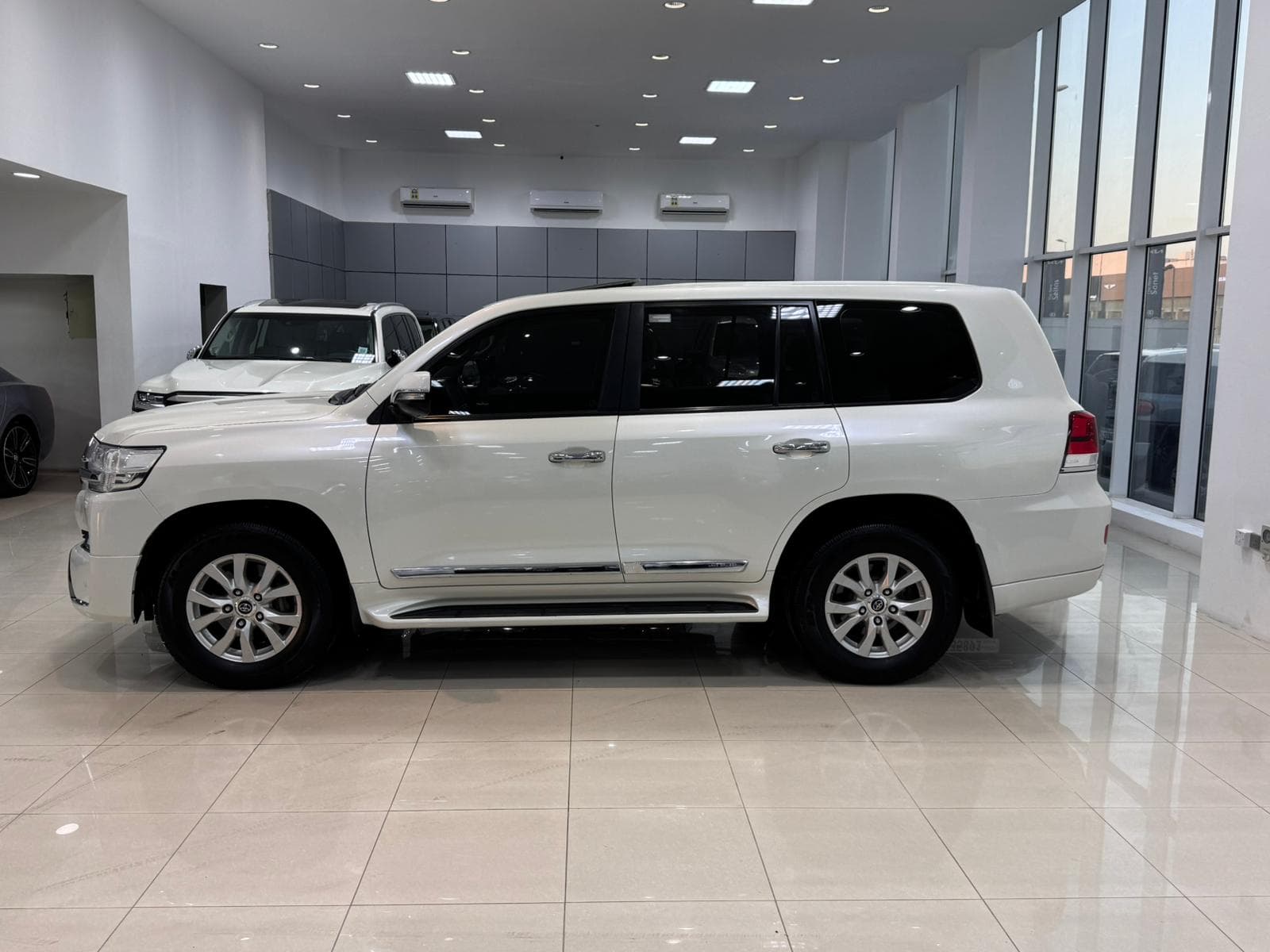 2017 Toyota Land Cruiser GX-R 2