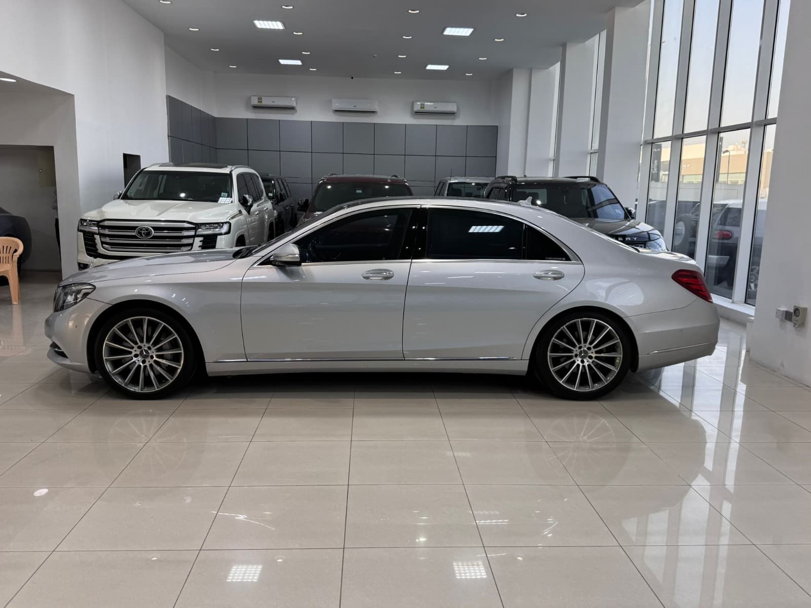Mercedes Benz S-400 / 2015 (Silver) 0