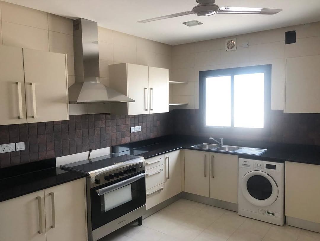 For sale a 750 m building in Galali 1
