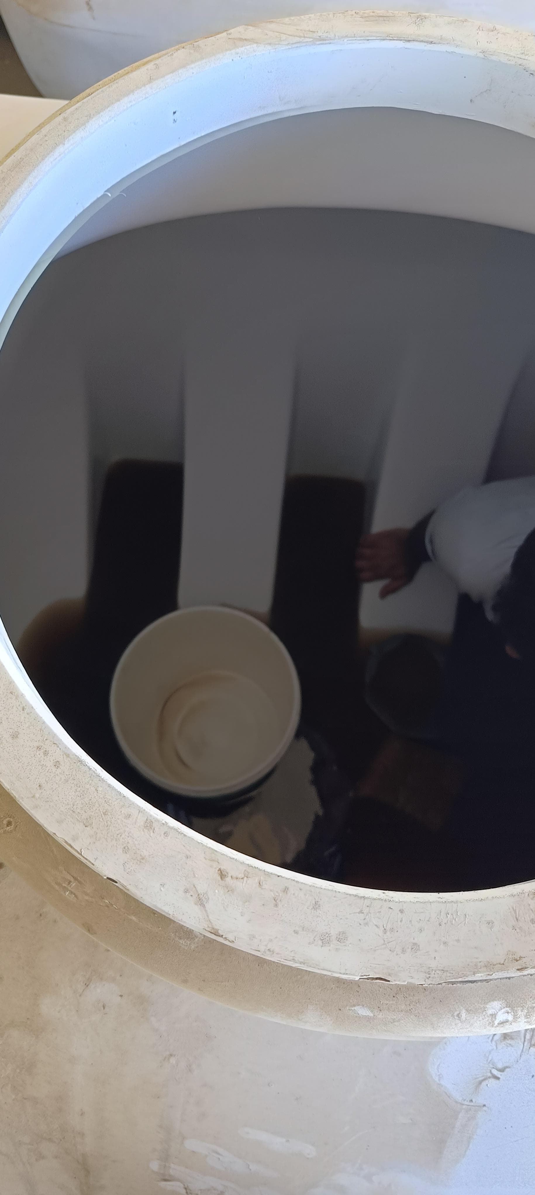 Specialized in cleaning tanks 0