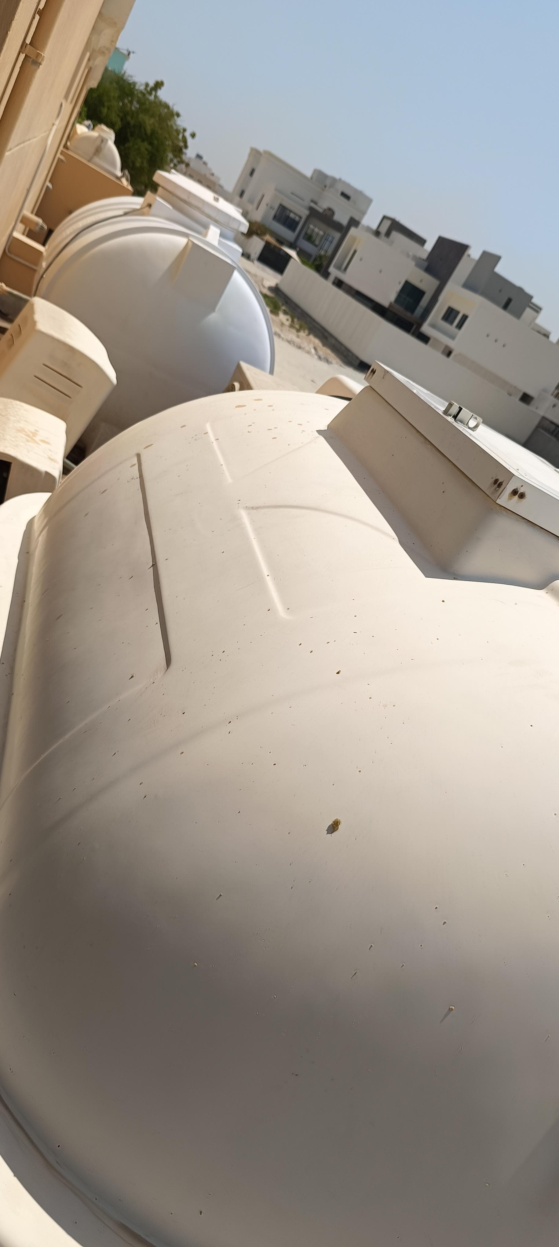 Specialized in cleaning tanks 8
