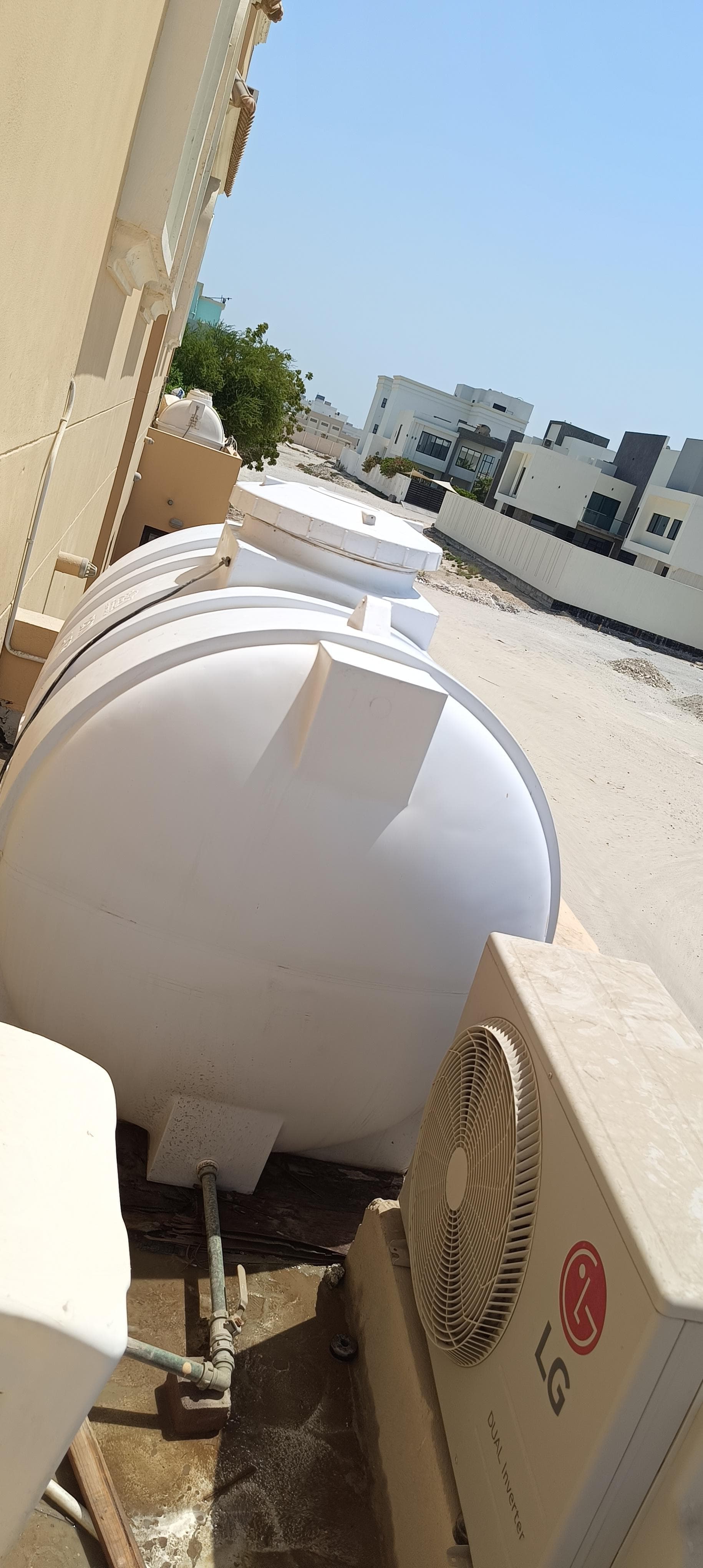 Specialized in cleaning tanks 9