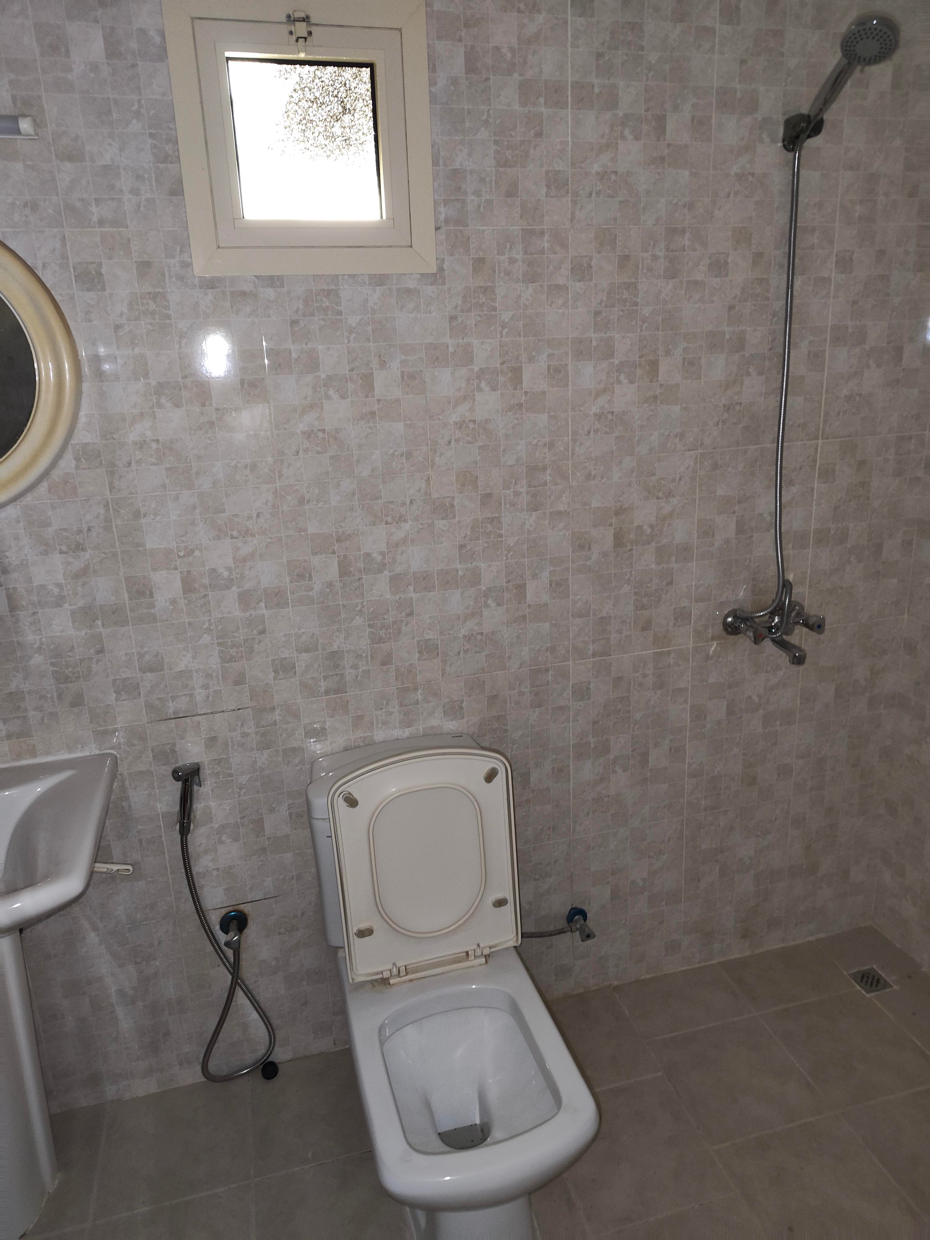 An elegant apartment for rent in Bu Kawar 4