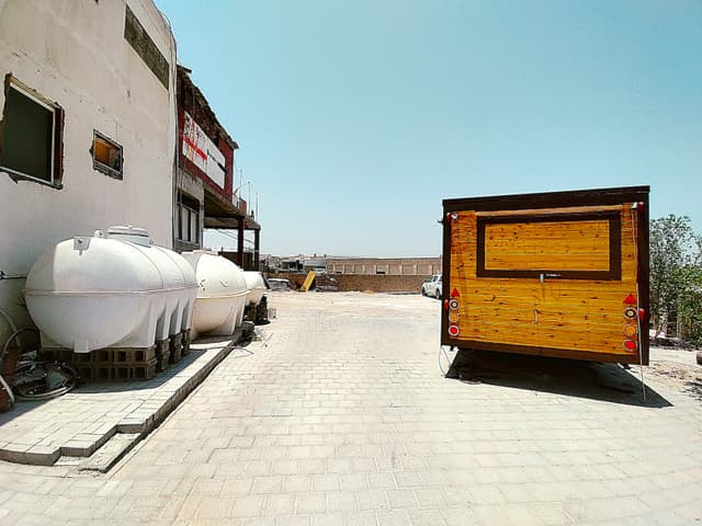 أرض صناعية مع ورشة للإيجار في ألبا - BD 850/-