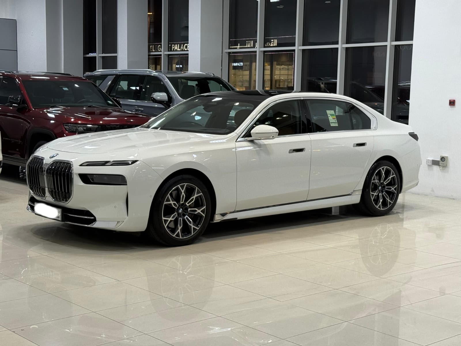 بي إم دبليو 740i 2023 (أبيض) 0
