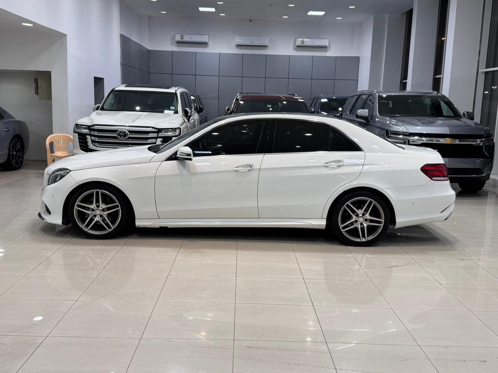 مرسيدس بنز E-300 AMG 2015 (أبيض) 0