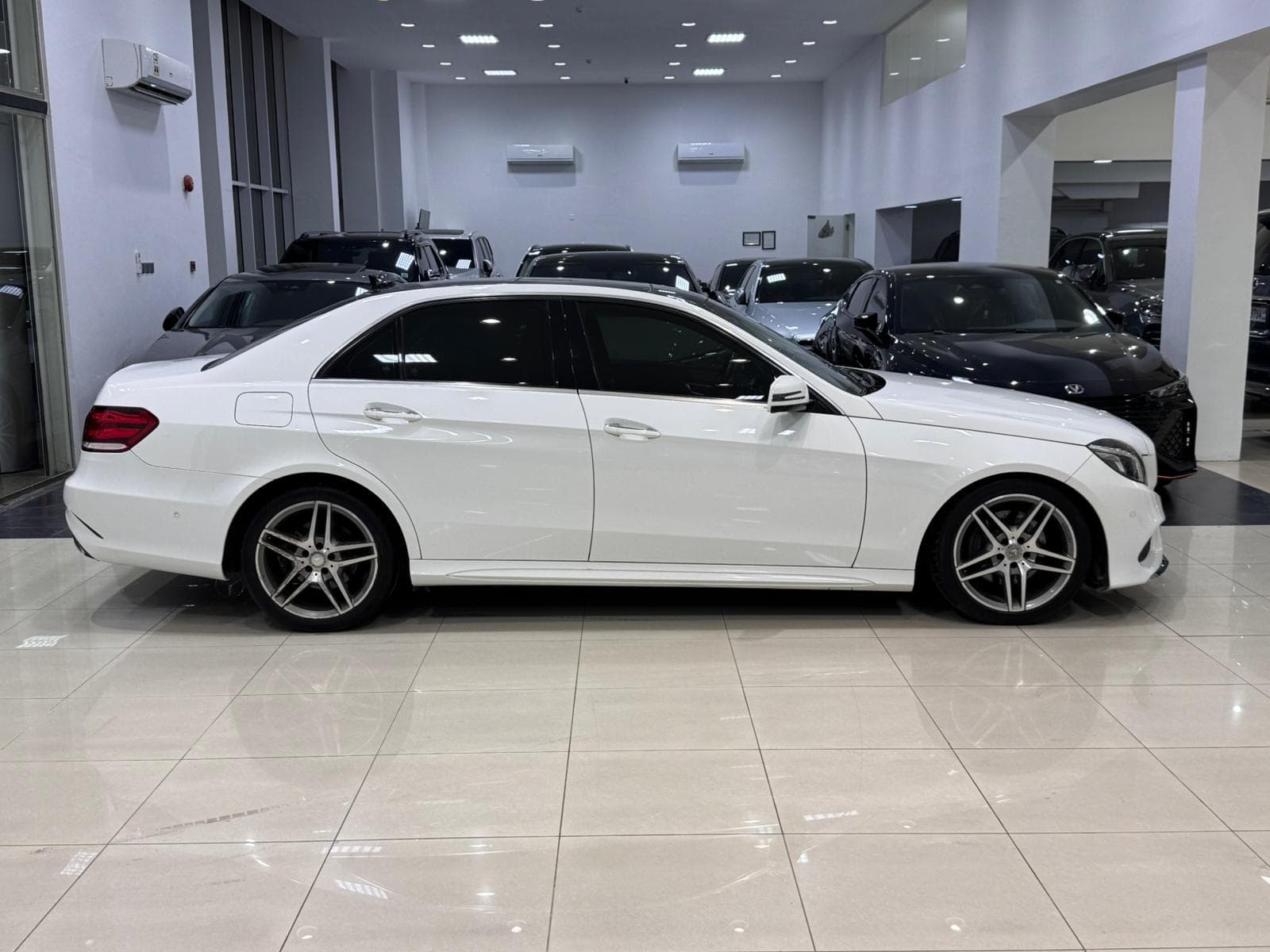مرسيدس بنز E-300 AMG 2015 (أبيض) 1