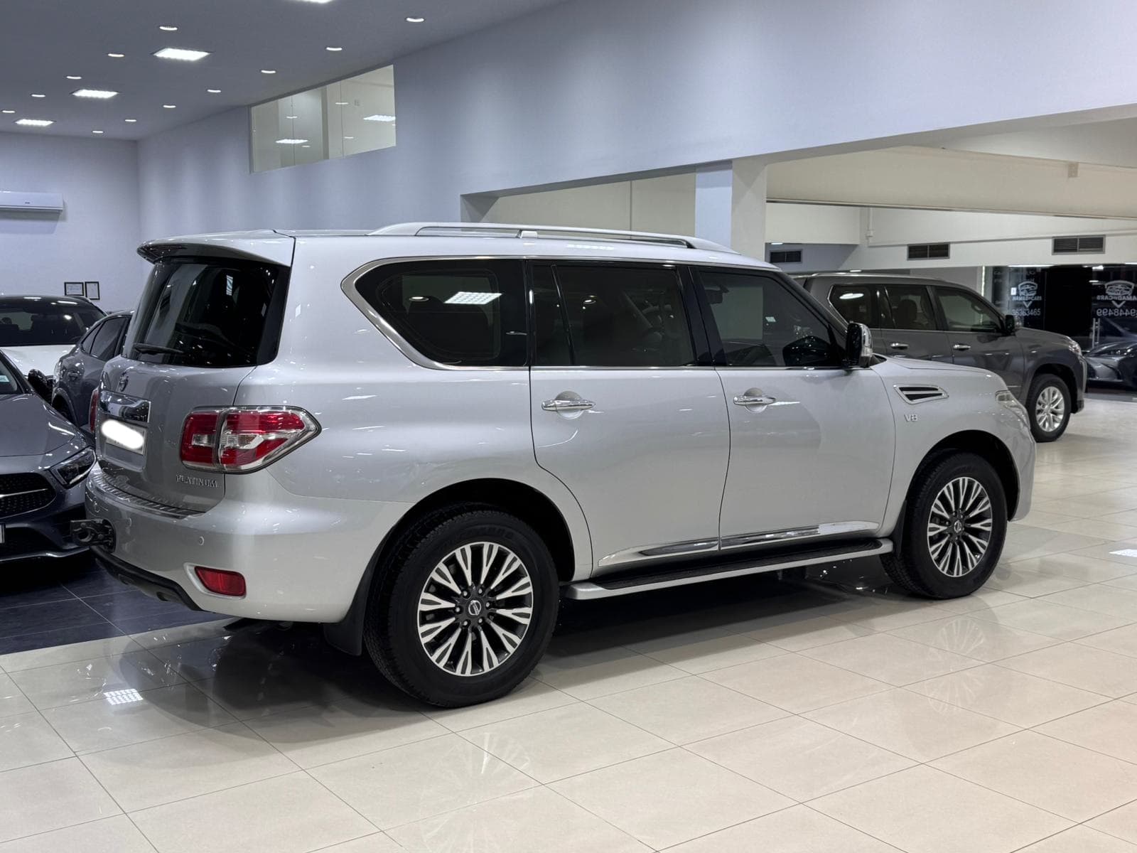 Nissan Patrol Platinum 2016 (Silver) 7