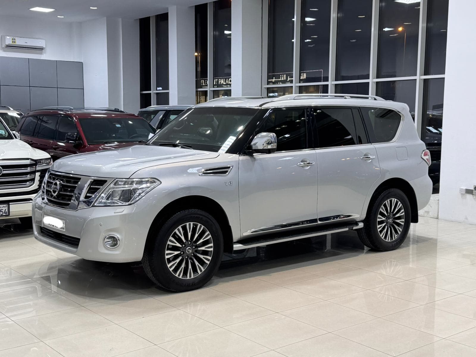 Nissan Patrol Platinum 2016 (Silver) 4