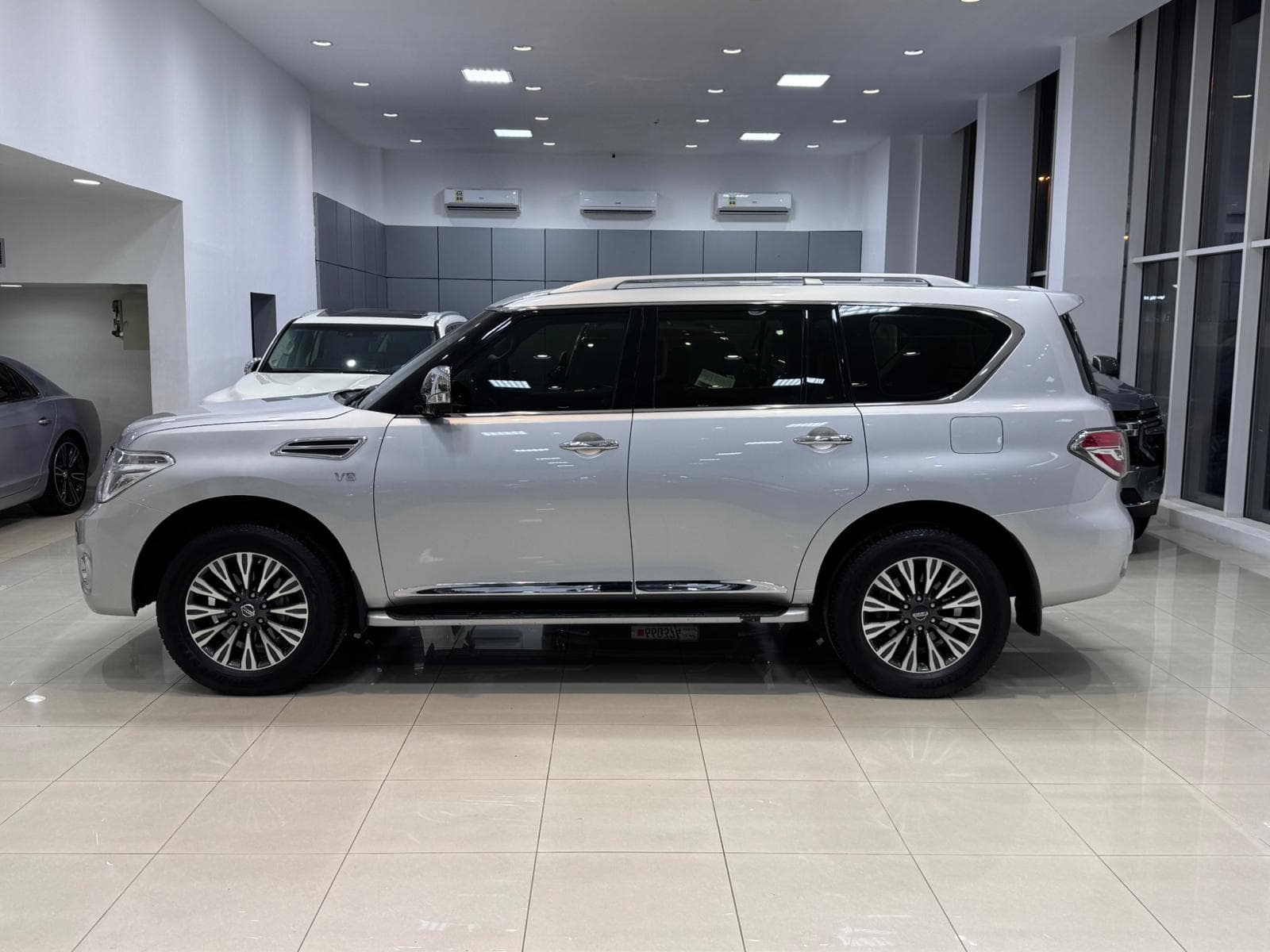 Nissan Patrol Platinum 2016 (Silver) 1
