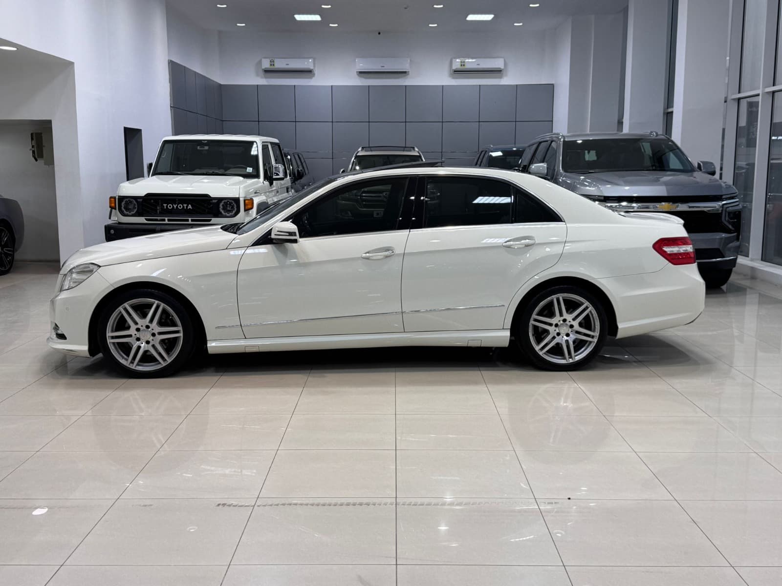 مرسيدس بنز E-300/2012 (أبيض) 2