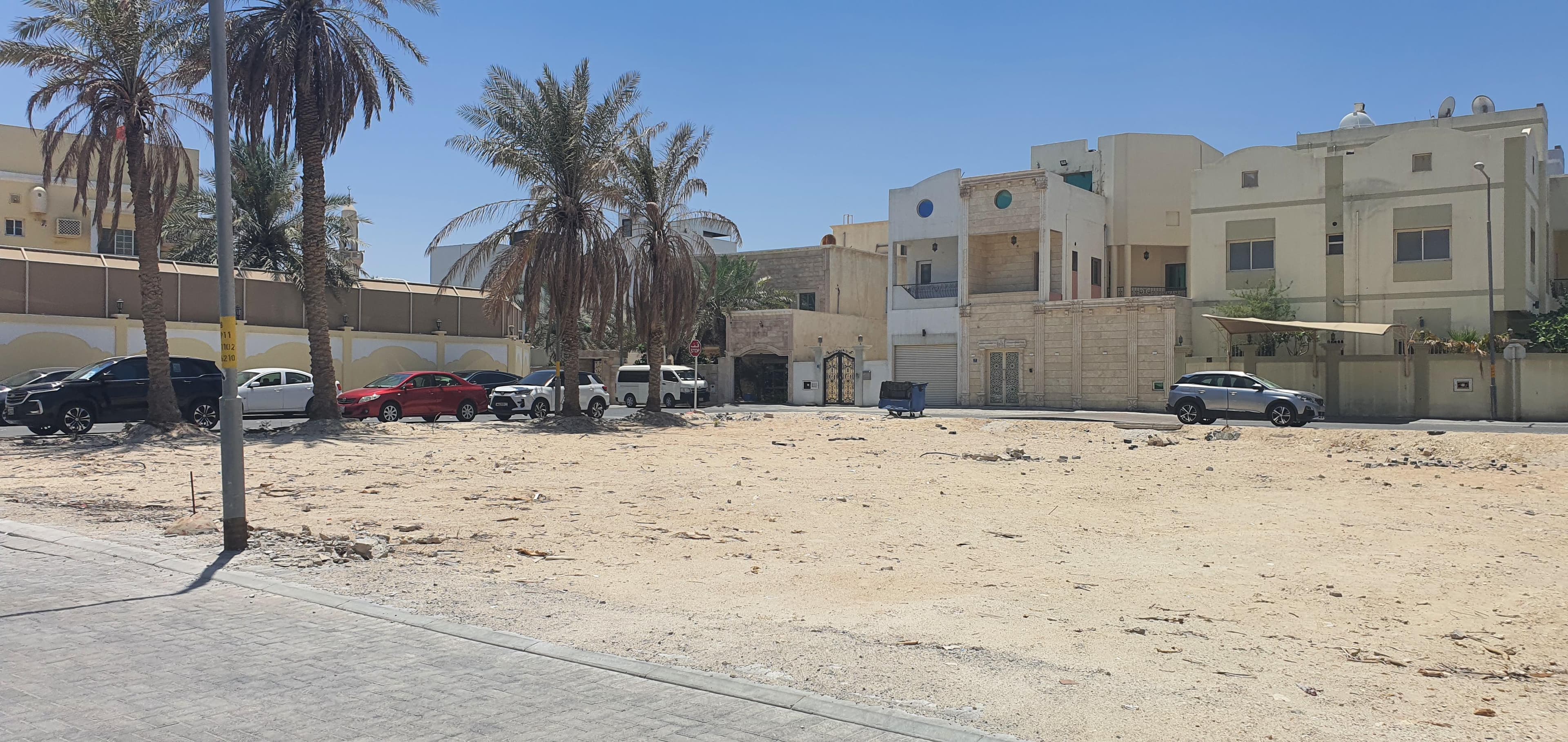 Commercial land for sale in Askar 0