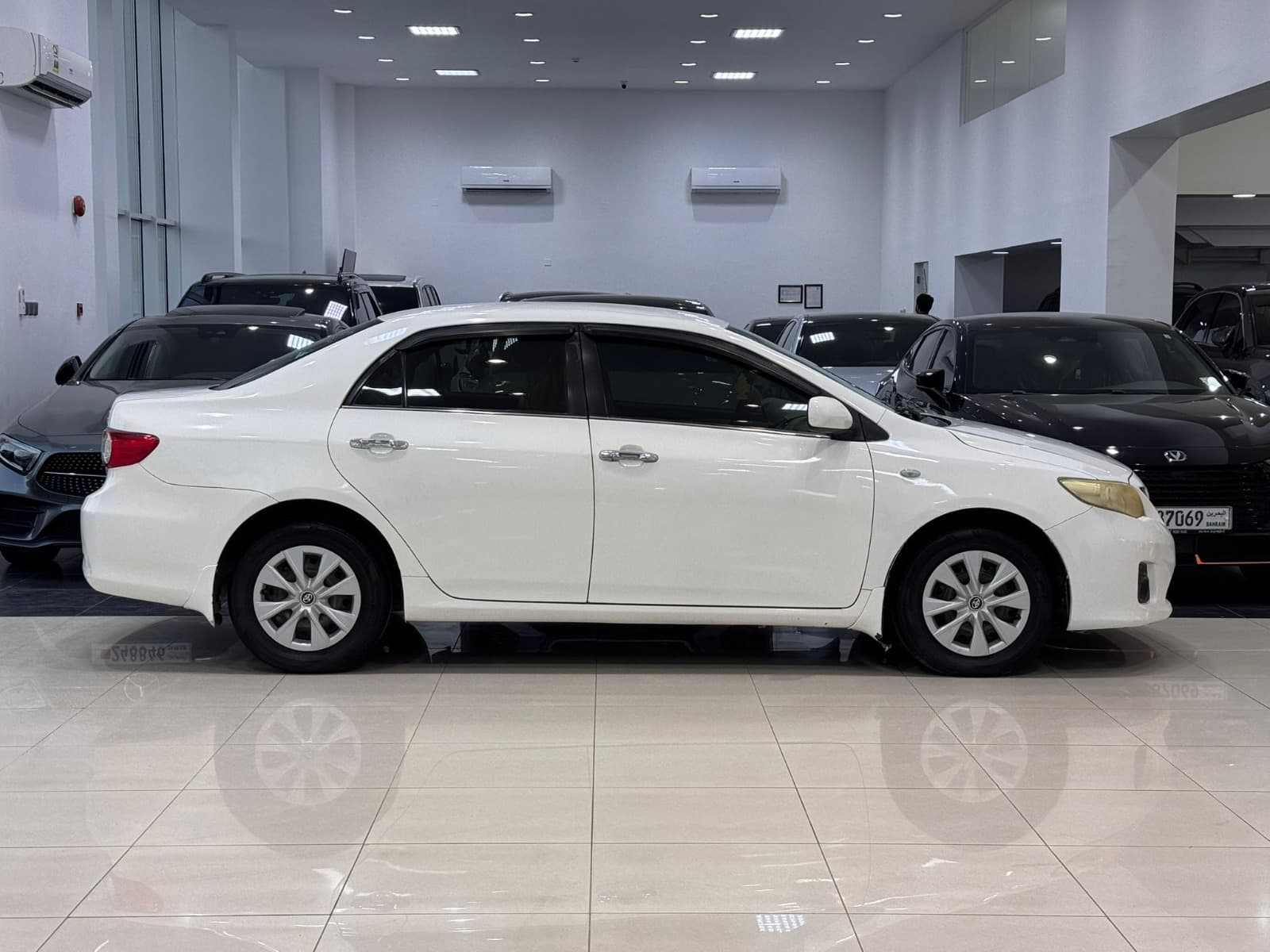 Toyota Corolla XLI 2012 (White) 4