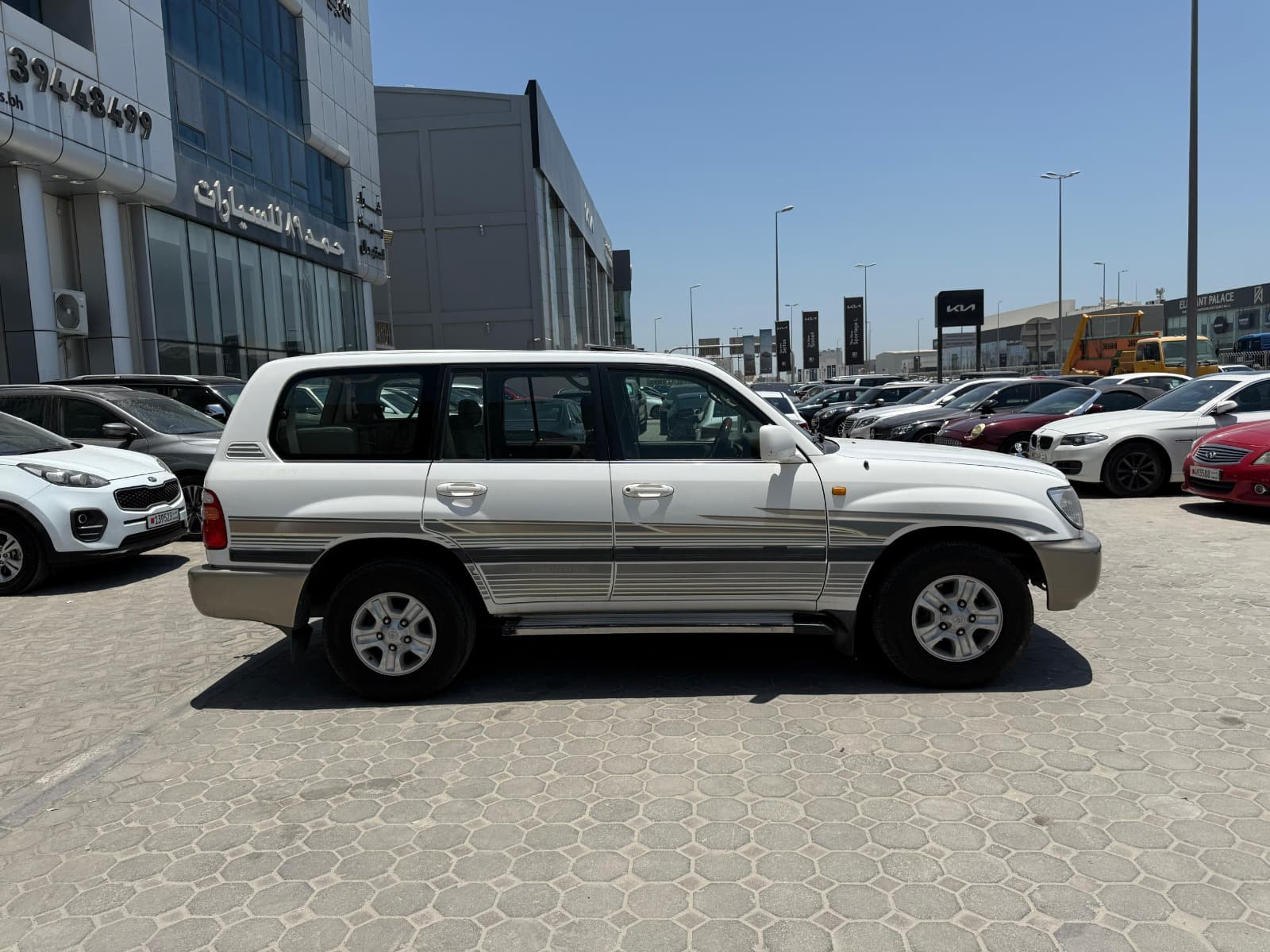 Toyota Land Cruiser GXR 2001 (White) 1