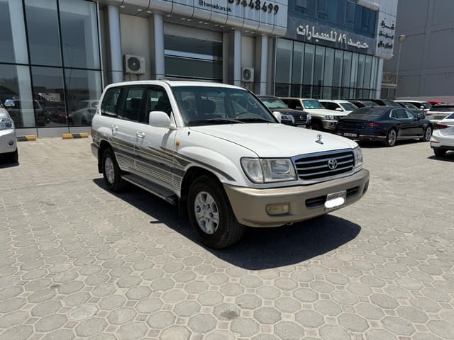 Toyota Land Cruiser GXR 2001 (White)