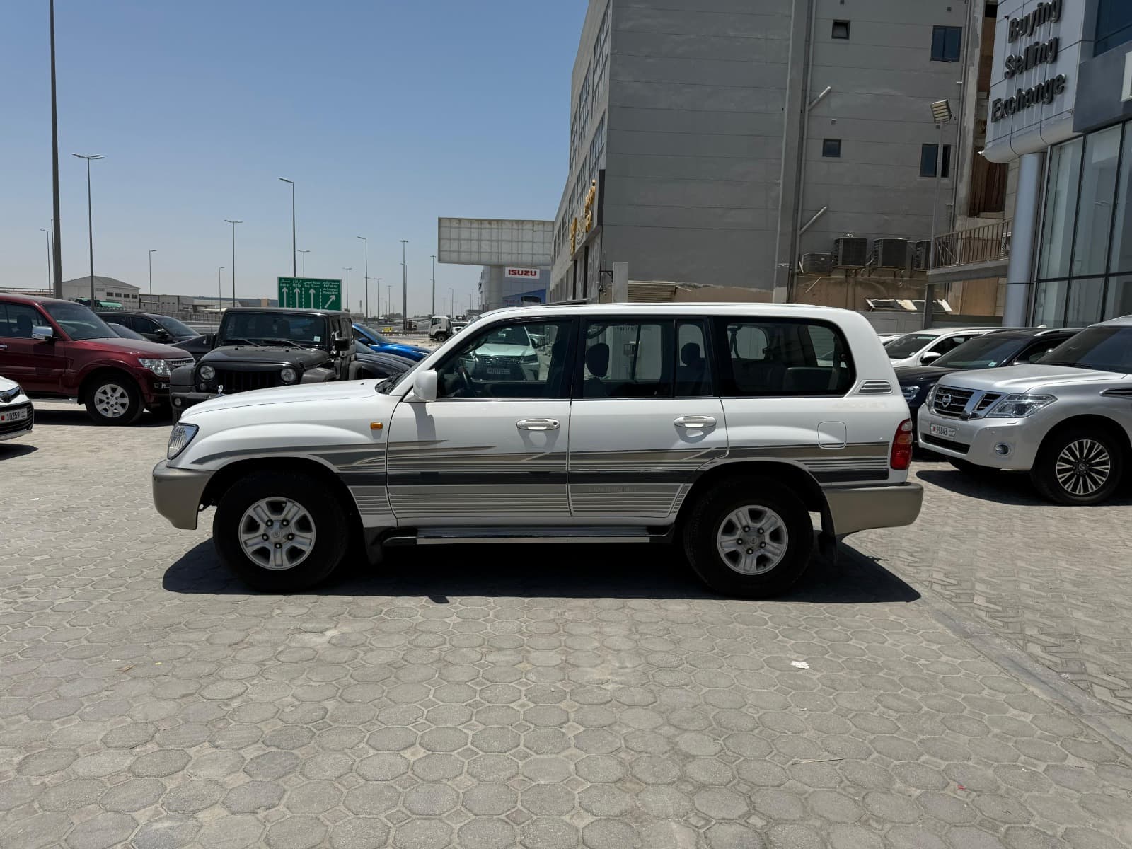 Toyota Land Cruiser GXR 2001 (White) 5