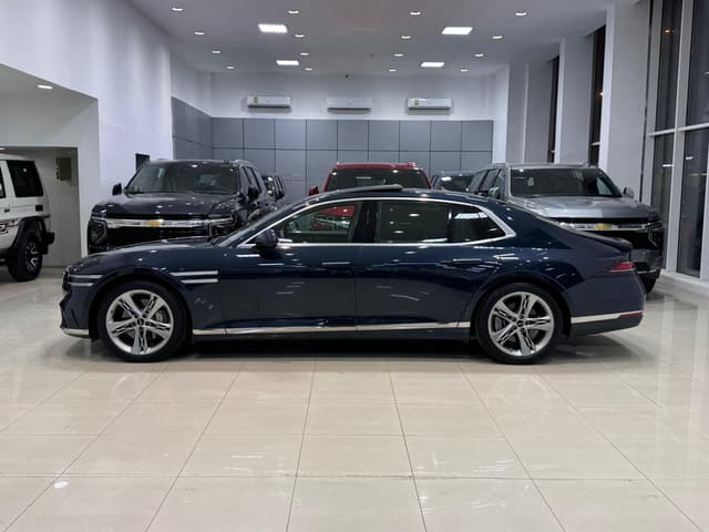 جينيسيس G90/ 2023 (أزرق)