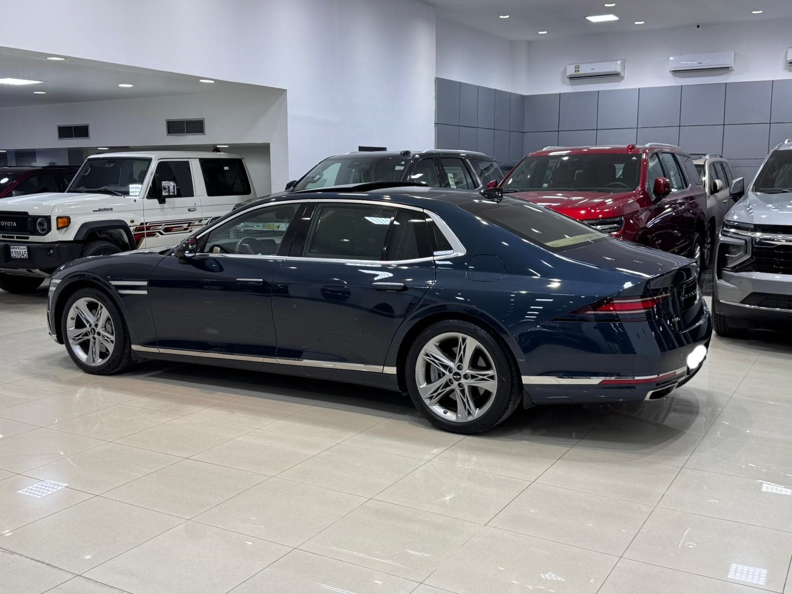 جينيسيس G90/ 2023 (أزرق) 7