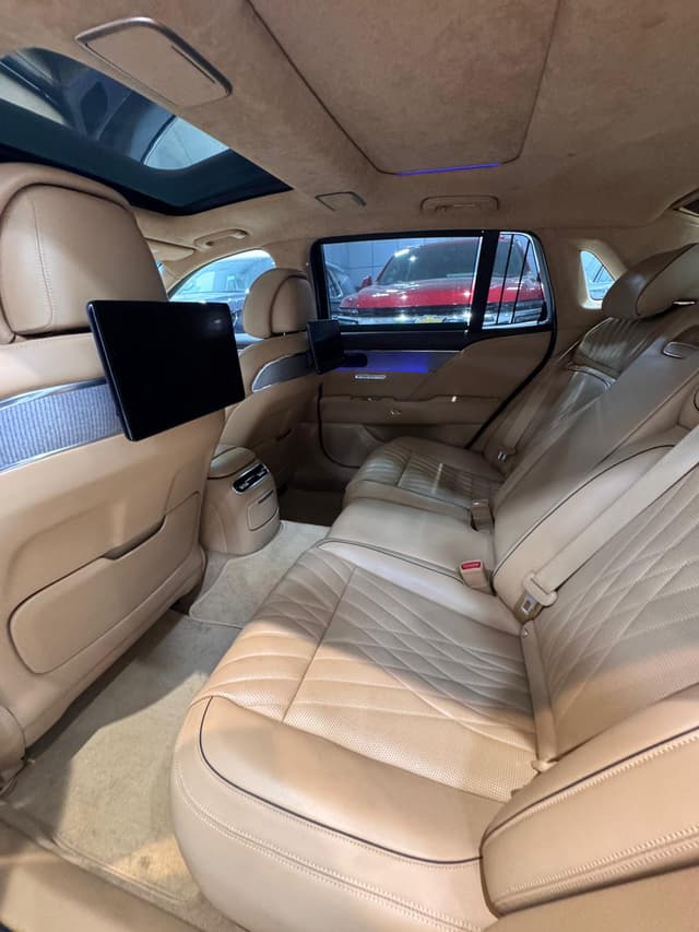 جينيسيس G90/ 2023 (أزرق)