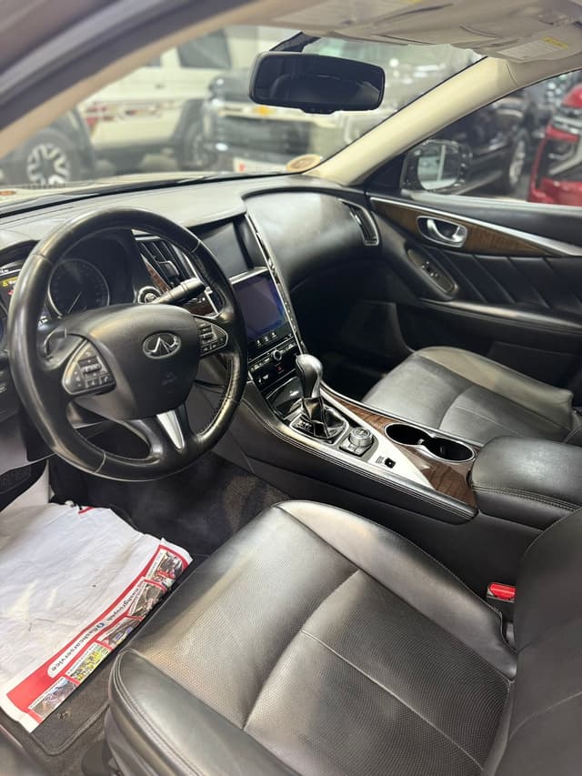 Infiniti Q50/2016  