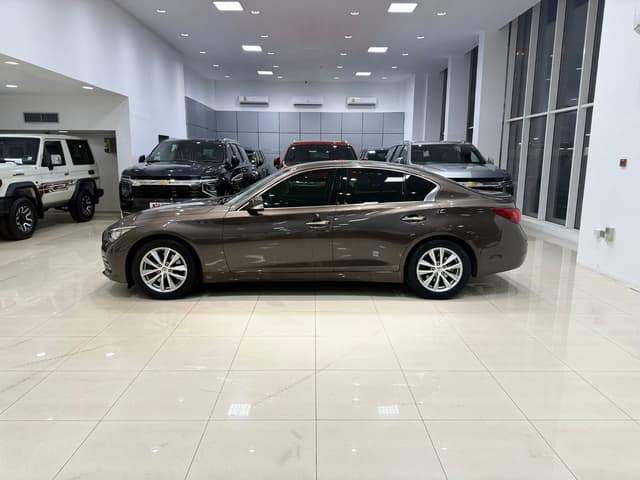 Infiniti Q50/2016  