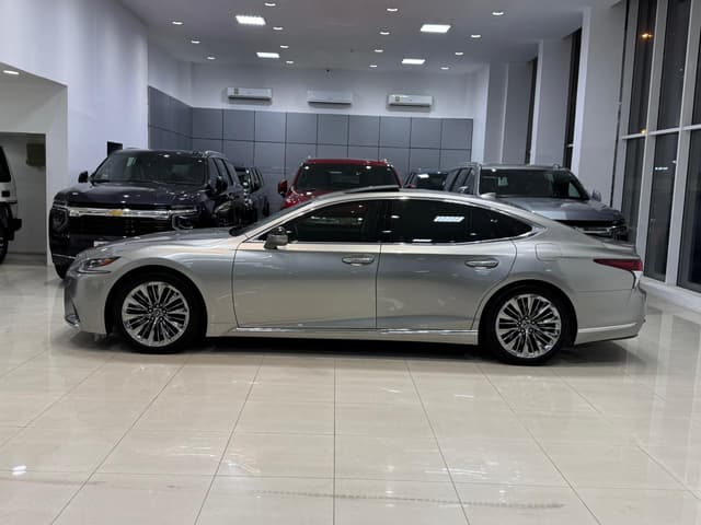 Lexus LS-500 Turbo 2019 