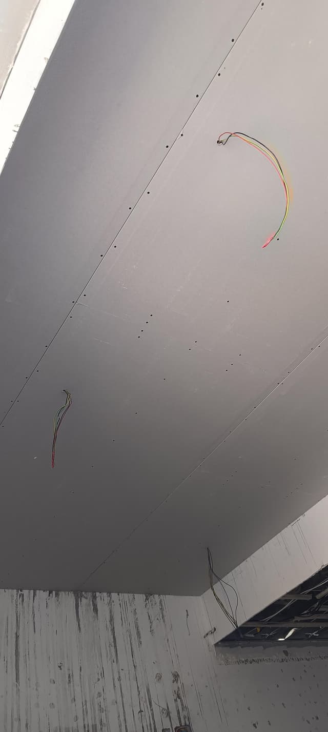 نقوم بجميع أنواع أعمال الصيانة
