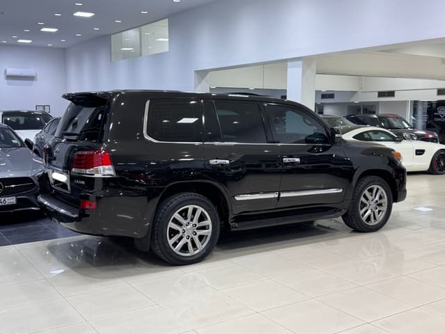 لكزس LX-570 2012 