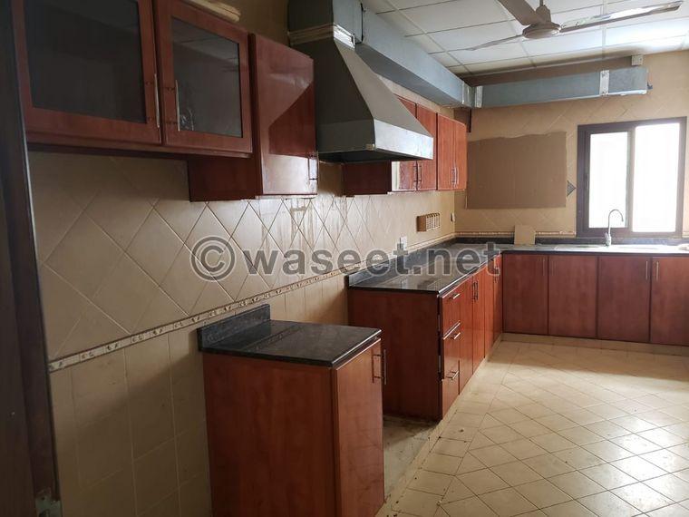 For rent a large apartment in Al Janabiyah 1