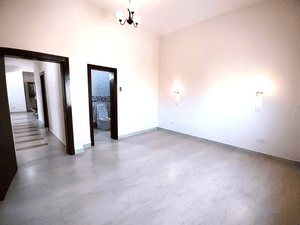 Semi furnished apartment for rent in Mahooz 