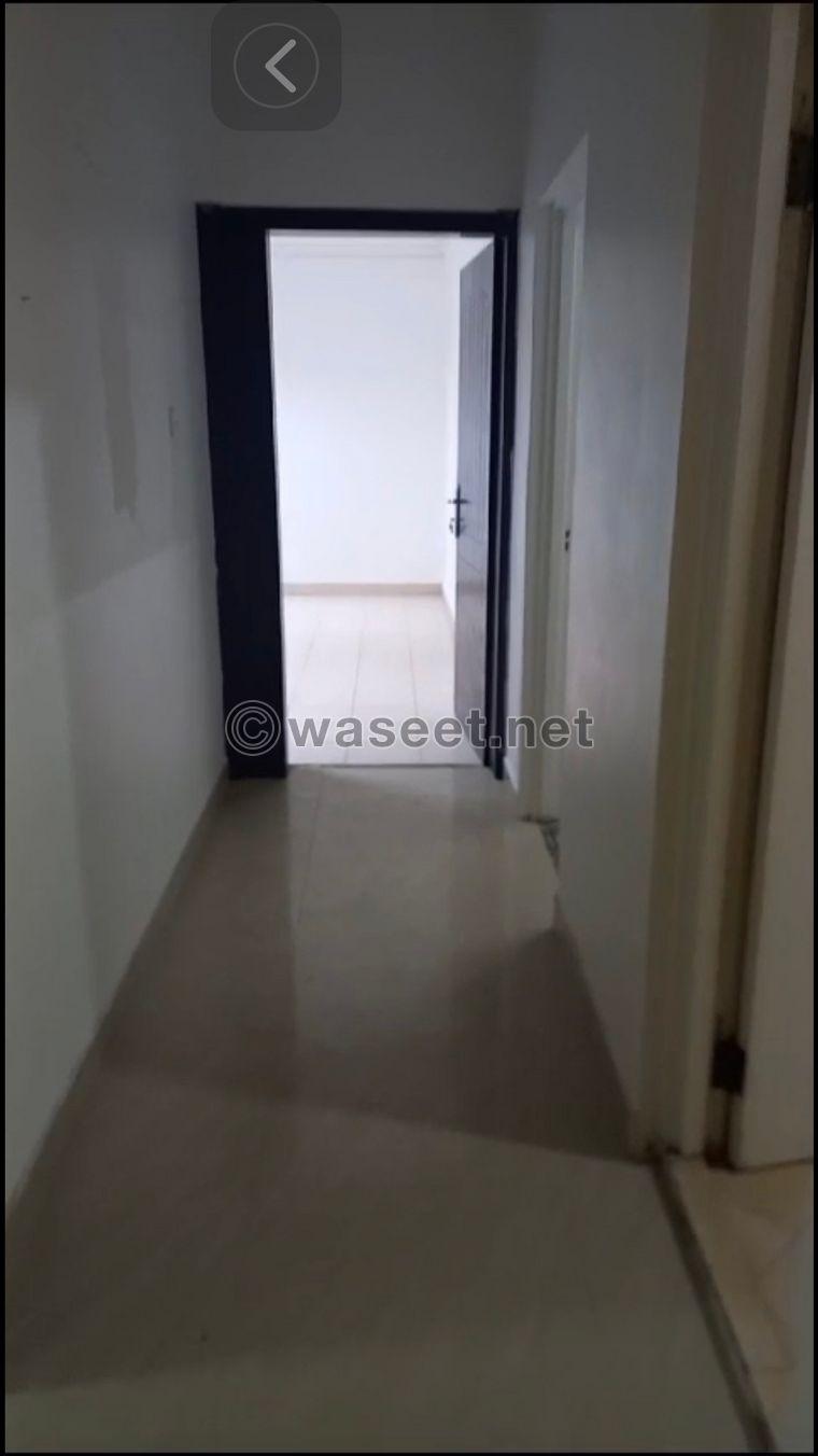 For rent a house in Hamad Town 5