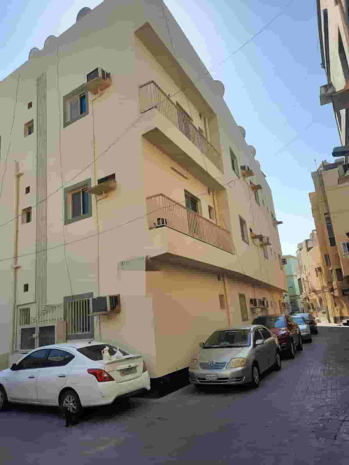 Building for sale in Muharraq Building for sale in Muharraq