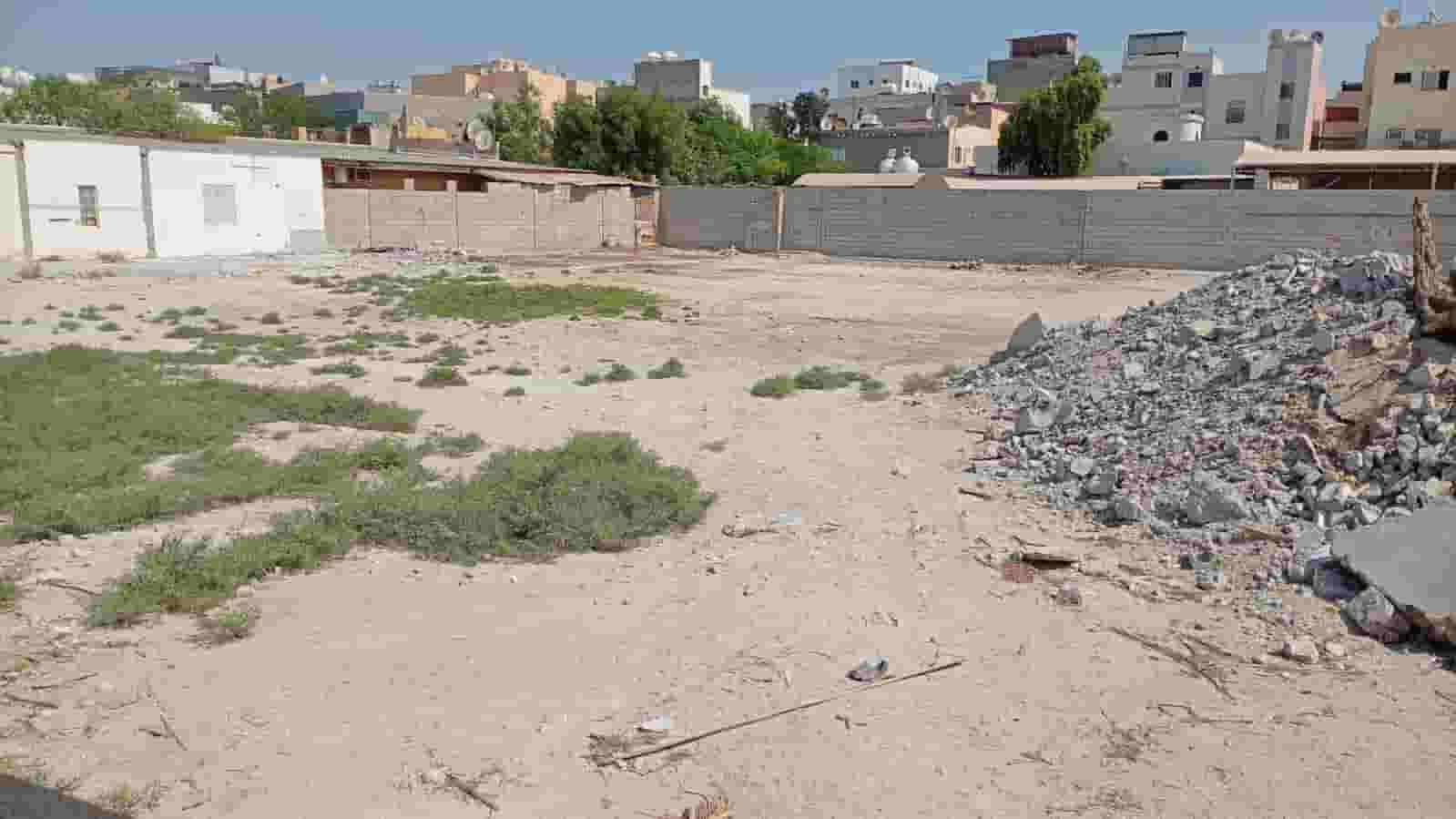 Land for rent in Mahooz on a main street Land for rent in Mahooz on a main street