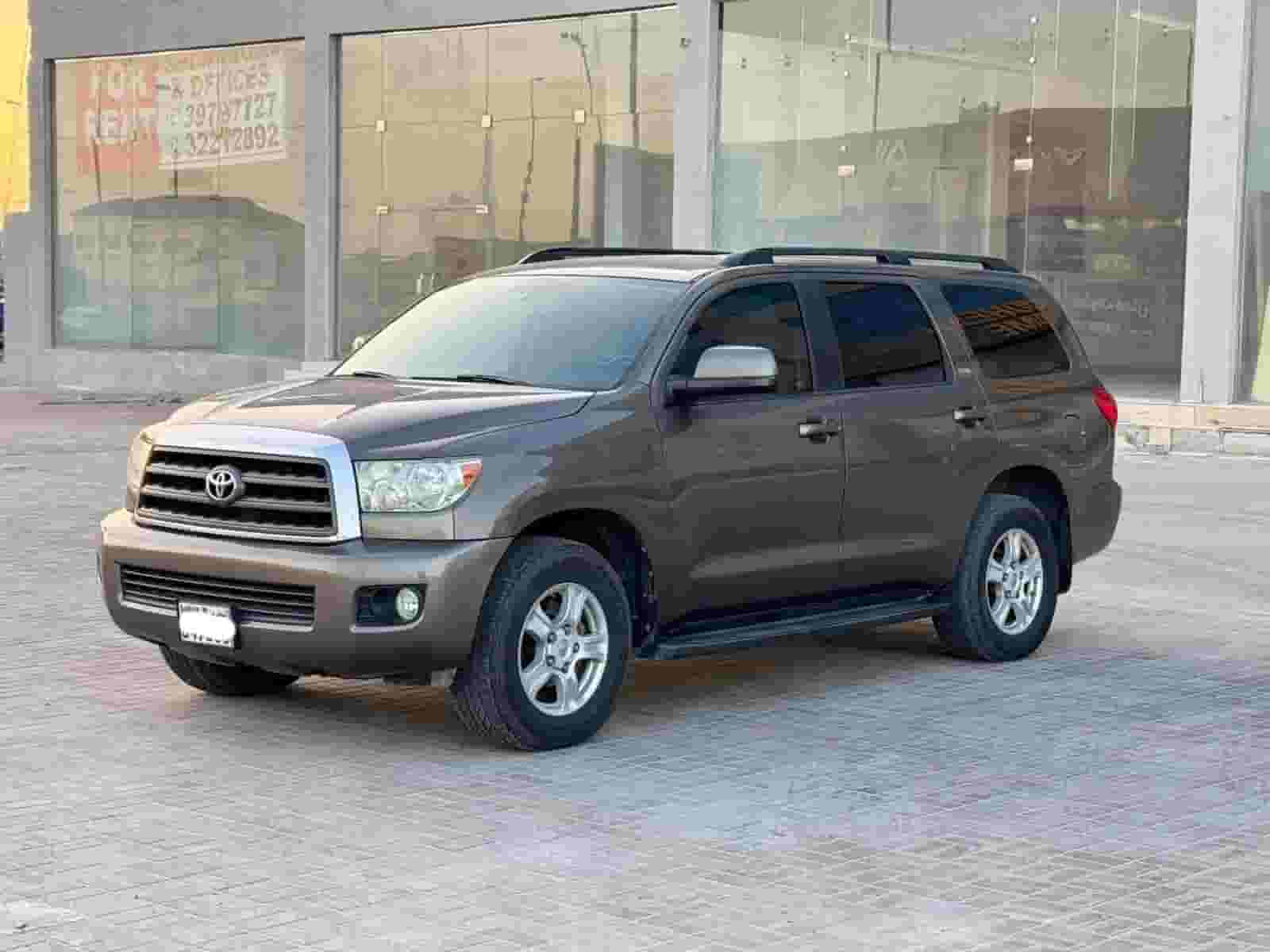 Toyota Sequoia 2013 (Brown) Toyota Sequoia 2013 (Brown)