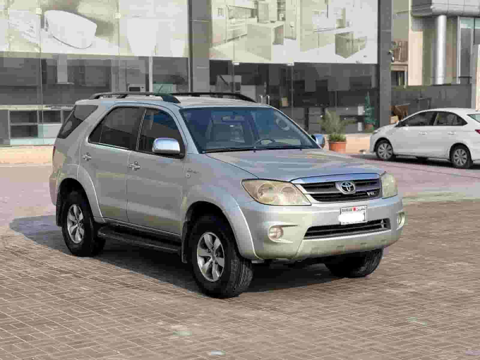 Toyota Fortuner 2006 (Silver) Toyota Fortuner 2006 (Silver)